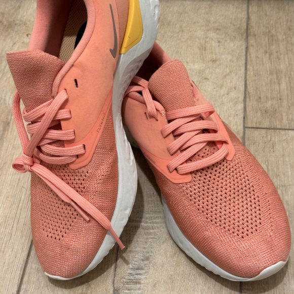 Nike Odyssey React Flyknit Runners - sz 7.5 - Picture 7 of 8